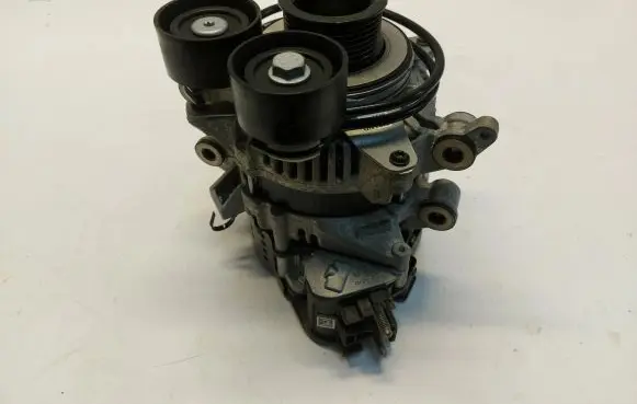 Volvo XC60 Generator/alternator 32383087