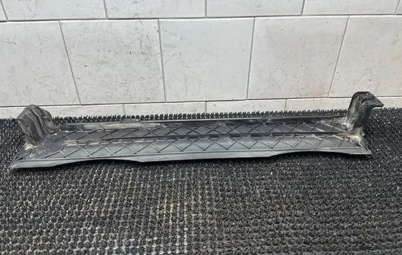 BMW X5 E70 Top upper radiator support slam panel 7533539