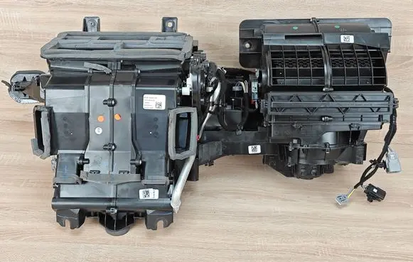 Volkswagen Amarok II Interior heater climate box assembly MB3B19B555VAR