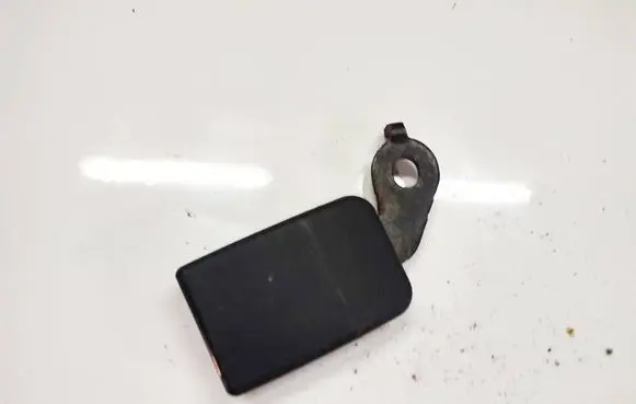Front seatbelt buckle