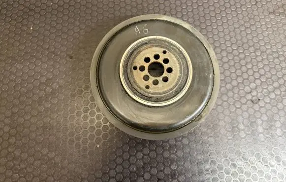 Audi Q7 4L Crankshaft pulley 057105251D 059105251S