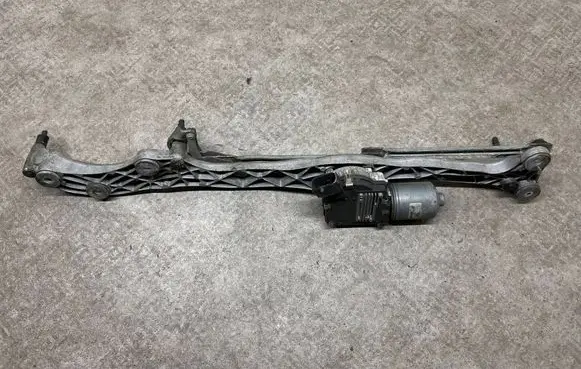 BMW 7 E65 E66 Front wiper linkage and motor 7174969