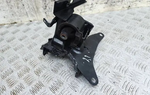 Toyota Yaris Gearbox mount AVA4439 AVC5251