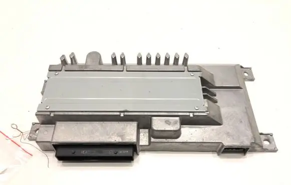 Audi A4 S4 B9 8W Sound amplifier 8W0035465