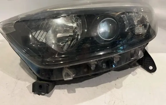 Renault Captur Headlight/headlamp 260609681R