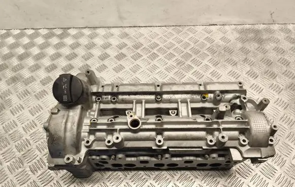 Mercedes-Benz C W204 Engine head A6420100621 15500