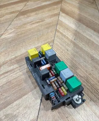 Mercedes-Benz ML W164 Fuse box set A1645402972 YAP292916 13602221