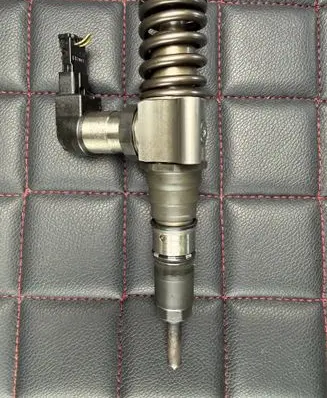 Volkswagen PASSAT B6 Fuel injector 03G130 042072 120222