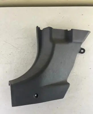 Foot area side trim
