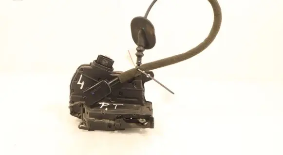 Renault Clio IV Rear door lock 825002104R