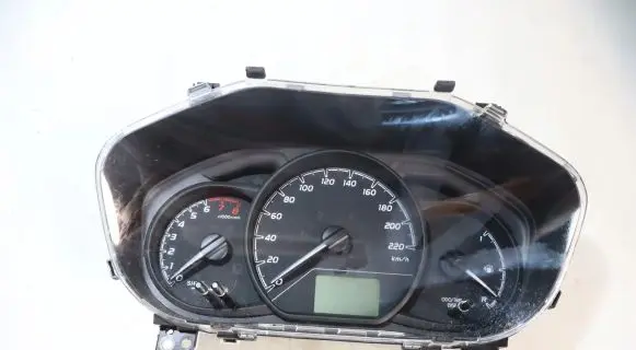 Toyota Yaris XP210 Clock 