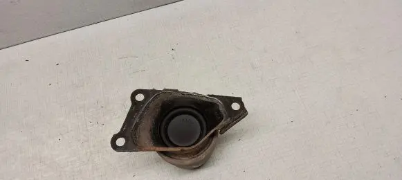Volkswagen Transporter - Caravelle T5 Engine mount bracket 7H0199256F