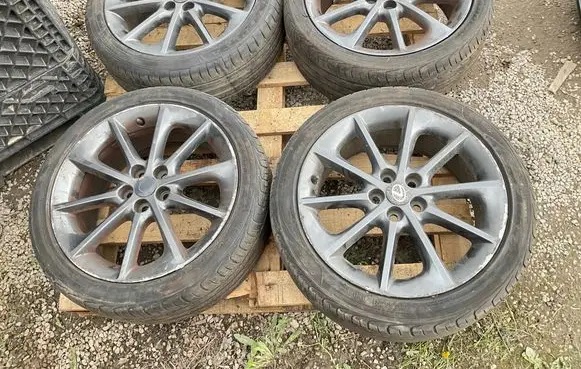 Lexus CT 200H R17 alloy rim 
