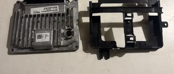 Jeep Grand Cherokee WL Engine control unit/module 68437018AJ