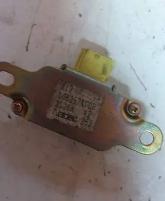 Mazda MPV Fuel cut-off switch 2l16a42