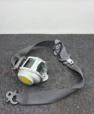 BMW 5 G30 G31 G38 Front seatbelt S1743006704 7430067