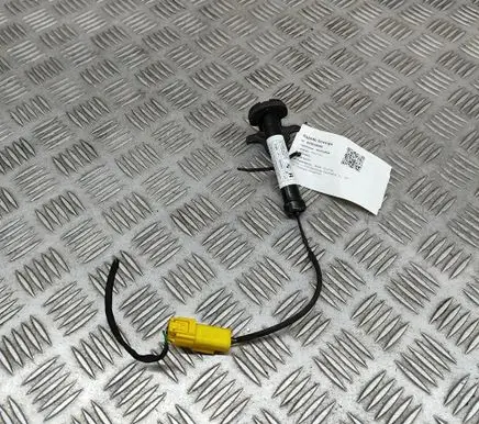 BMW X2 F39 Bonnet Pedestrian Airbag Actuator 7300582