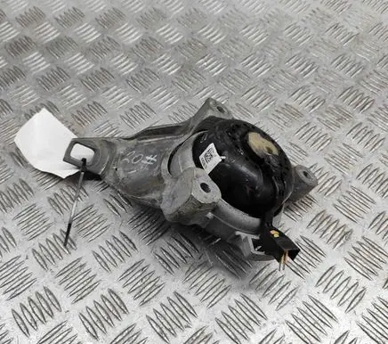 Audi Q7 4M Engine mount bracket 4M0399201E