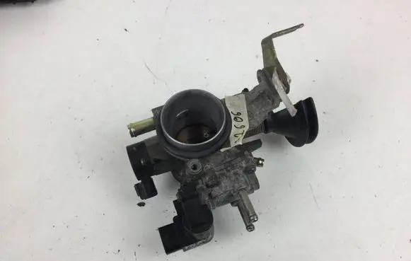 Toyota Yaris Throttle valve 8945052011