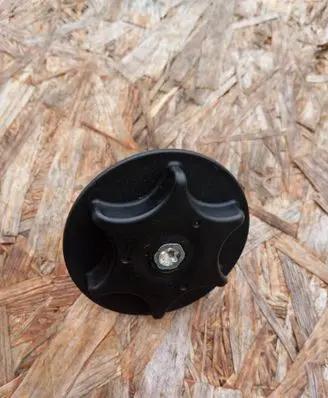 Renault Koleos I Spare wheel bolt