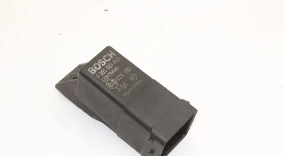 Opel Vivaro Glow plug pre-heat relay 8200798585