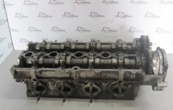 BMW 1 E82 E88 Engine head 204D4