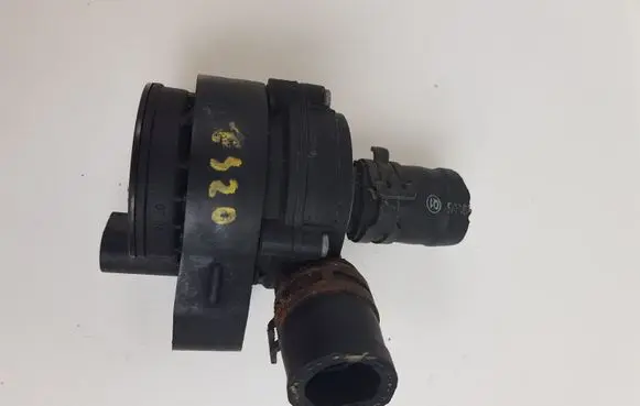 Mercedes-Benz CLA C117 X117 W117 Electric auxiliary coolant/water pump A2118350028