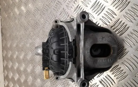 Audi A5 Engine mount bracket 4M0199372FG