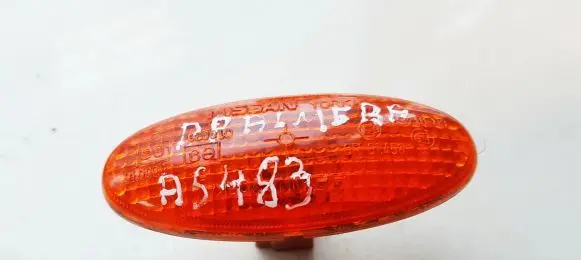 Front fender indicator light