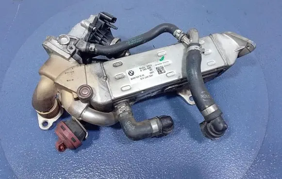 BMW X5 E53 EGR valve cooler 8599832