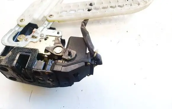 KIA Cerato Rear door lock 