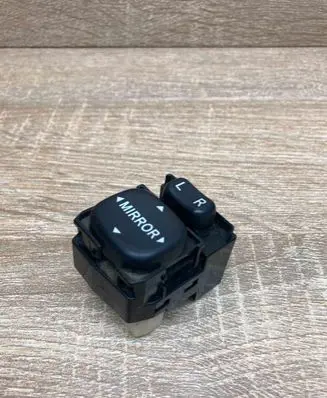 Toyota Corolla E120 E130 Wing mirror switch 183574