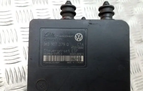 Volkswagen Golf V ABS Pump 1K0907379Q 1K0614517M