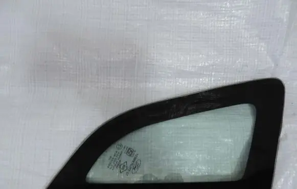 Ford Ecosport Rear side window