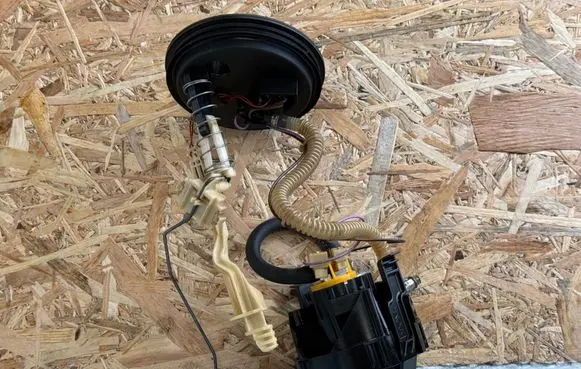BMW 5 E39 In-tank fuel pump 1182954