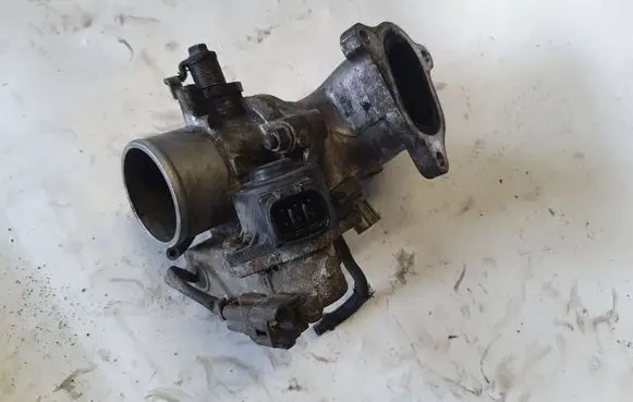 Toyota Corolla Verso E121 Throttle valve NOCODE
