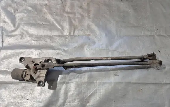 Volvo V50 Front wiper linkage and motor 0390241924 30699344 30699342