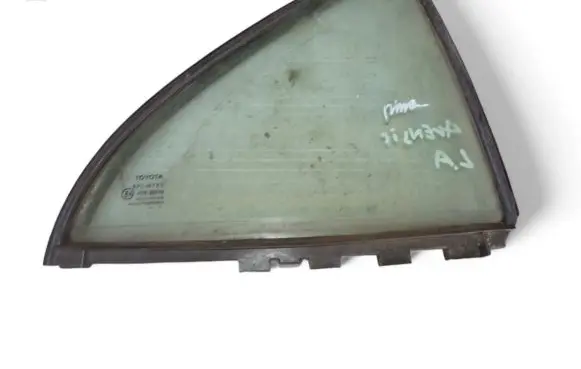 Toyota Avensis T250 Rear side window