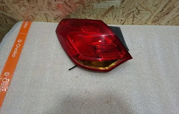 Opel Astra J Rear/tail lights 1090098