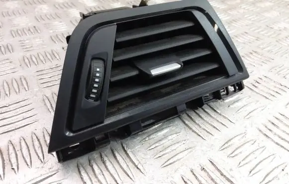 BMW 4 F32 F33 Dashboard side air vent grill/cover trim 9218550