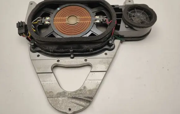 Mercedes-Benz E C207 W207 Panel speaker A2048205702