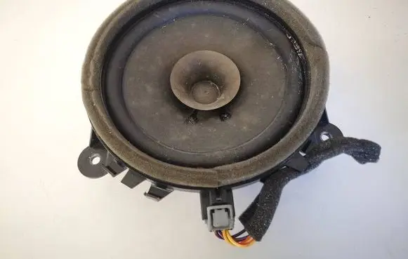 Volvo V70 Front door speaker 30657444