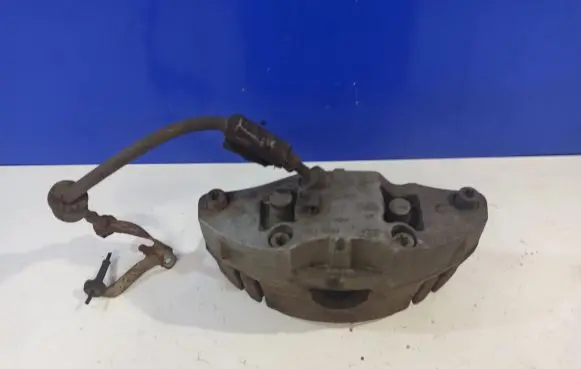 Volvo XC90 Front brake caliper 30636355 8252178