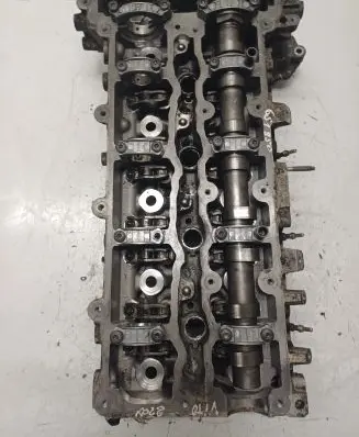 Mercedes-Benz C W205 Engine head R651016