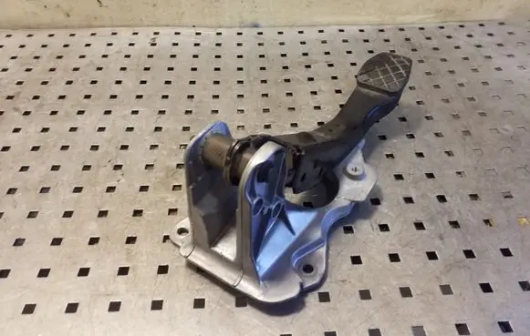 Volkswagen Tiguan Brake pedal 3C2721057G 1K2721117G