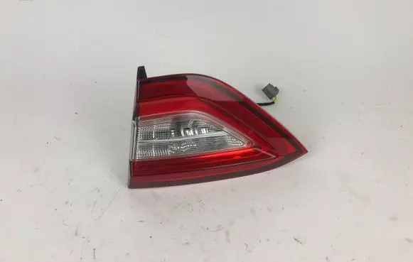 Maserati Levante Tailgate rear/tail lights 20680204 CCC150001 M161M08LEDX