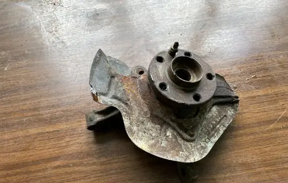 Peugeot 807 Front wheel hub spindle knuckle