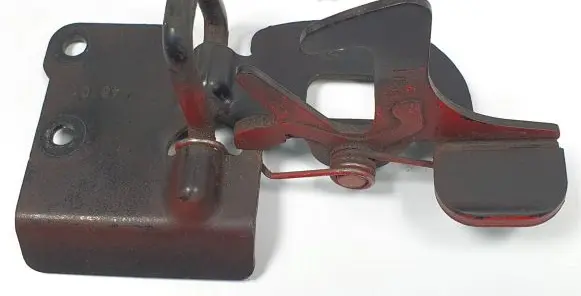 Audi TT Mk1 Engine bonnet/hood lock/catch 8N0823480B