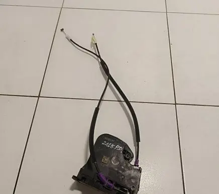 Opel Insignia B Front door lock 915C3039072 280818 736422