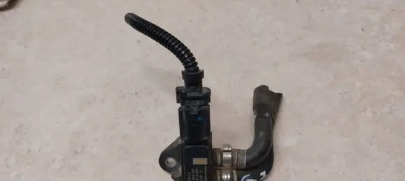 Peugeot 3008 I Exhaust gas pressure sensor 0281006300 17816180